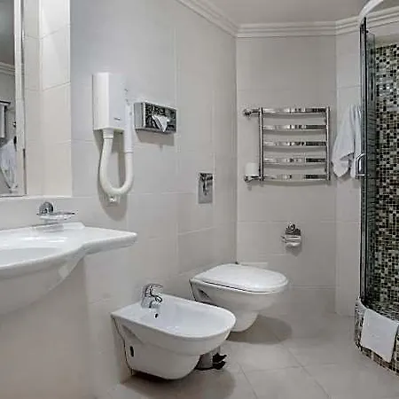 Londonska Hotel 4*