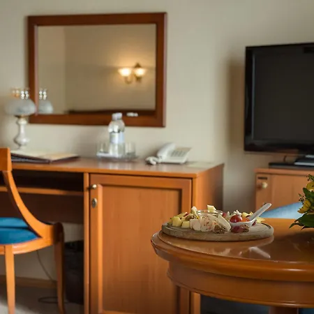Hotel Londonska 4*