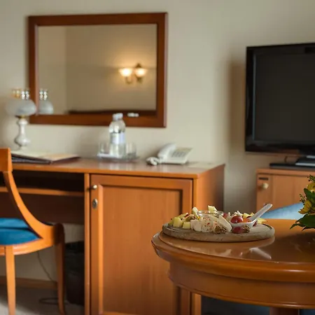 Hotel Londonska 4*